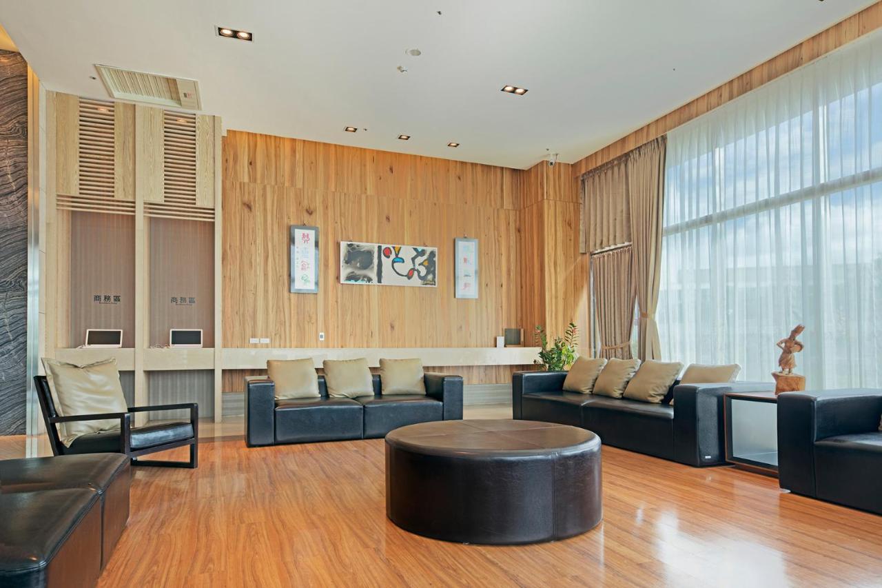 Naruwan Galaxy Hotel Taitung Exterior photo